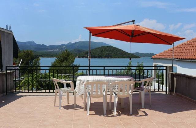 Two bedroom apartment near beach Luka Dubrava, Pelješac (A-284-a)