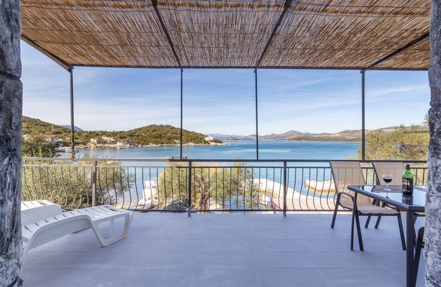 Two bedroom apartment near beach Žuronja, Pelješac (A-10134-a)