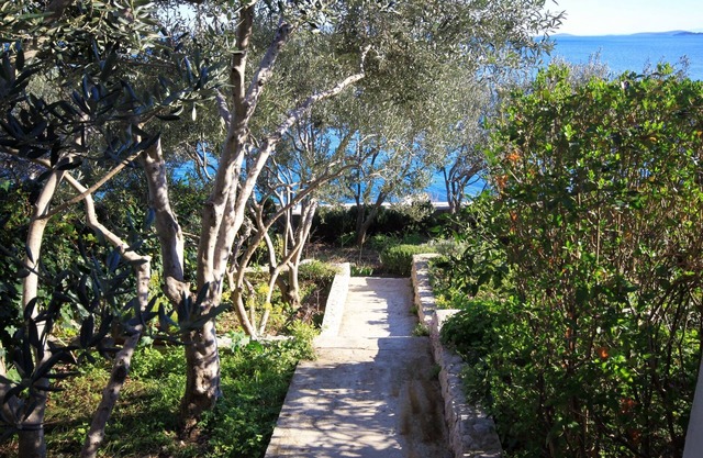 Two bedroom apartment near beach Seget Vranjica, Trogir (A-1051-b)