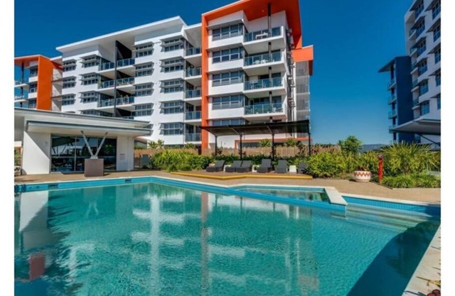 Two bedroom Apartment in Robina Center