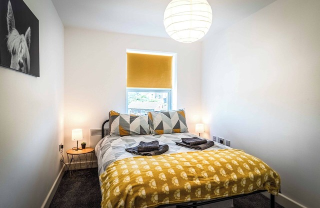 Two Bedroom Apartment, Sleep 5, Old Swan