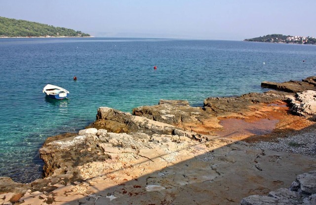 Two bedroom apartment with terrace and sea view Nečujam, Šolta (A-18664-a)