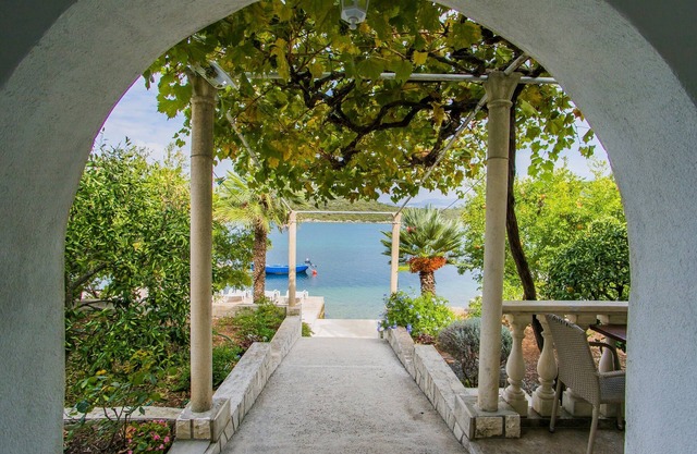 Two bedroom apartment near beach Luka Dubrava, Pelješac (A-24568-a)