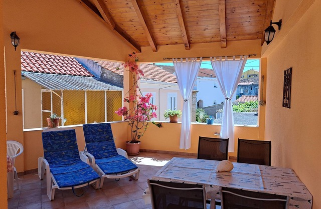 Two bedroom apartment with terrace and sea view Kukljica, Ugljan (A-8209-a)