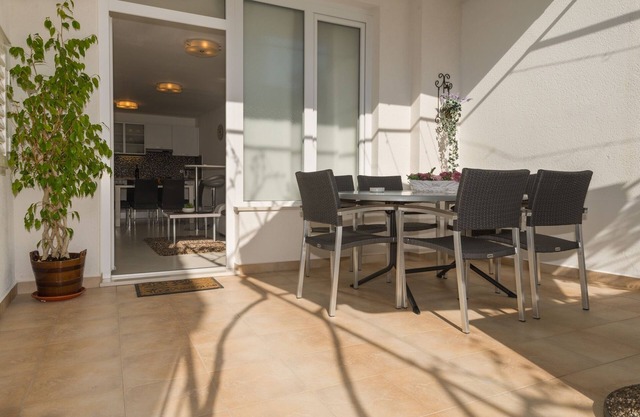 Two bedroom apartment with terrace Makarska (A-22419-a)