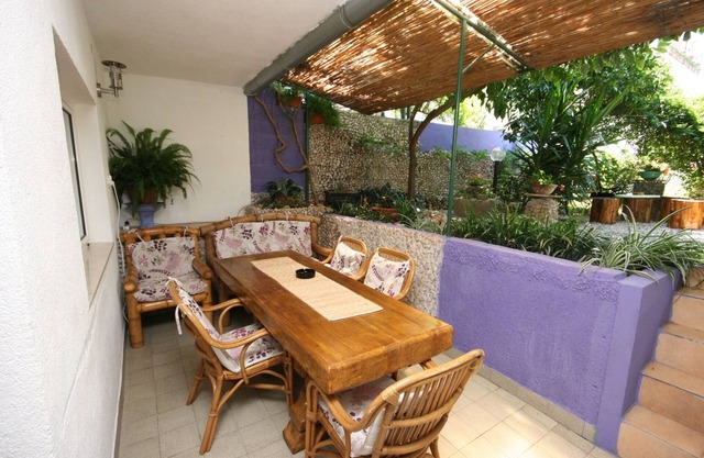 Two bedroom apartment with terrace Makarska (A-6636-a)