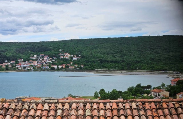 Two bedroom apartment with terrace and sea view Čižići, Krk (A-15415-b)