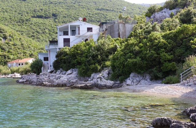 Two bedroom apartment near beach Cove Velika Prapratna, Pelješac (A-10106-c)