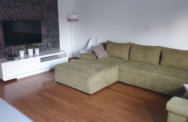 Two bedroom apartment with air-conditioning Podstrana, Split (A-13555-a)