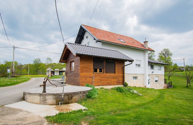 Two bedroom apartment with balcony Lipovača, Plitvice (A-19450-a)