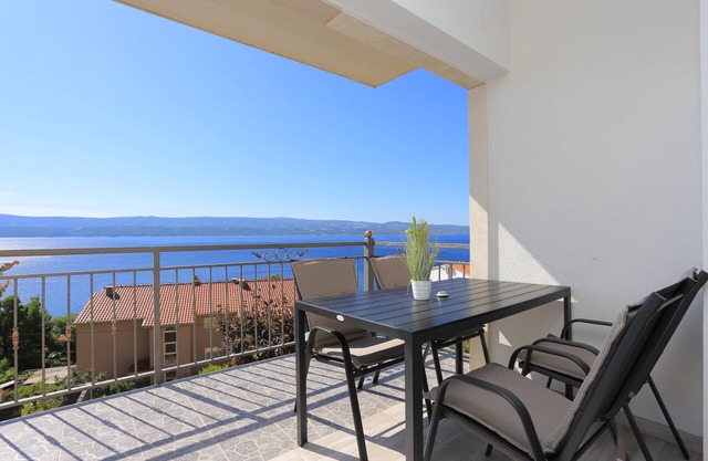 Two bedroom apartment with terrace and sea view Stanići, Omiš (A-17894-b)