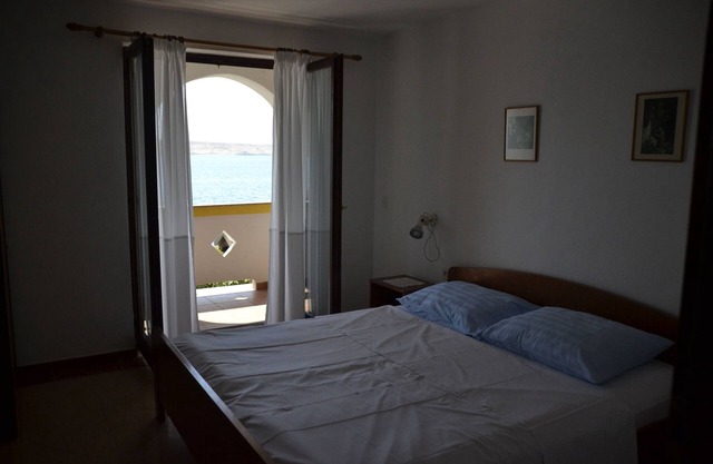 Two bedroom apartment near beach Kustići, Pag (A-6335-c)