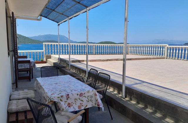 Two bedroom apartment near beach Cove Pještata, Pelješac (A-14440-e)