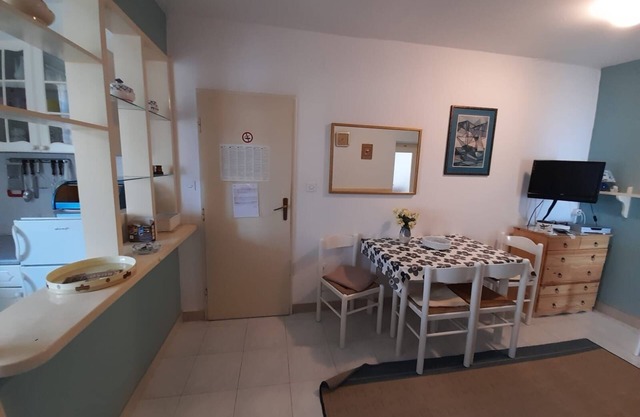 Two bedroom apartment near beach Podgora, Makarska (A-2616-b)