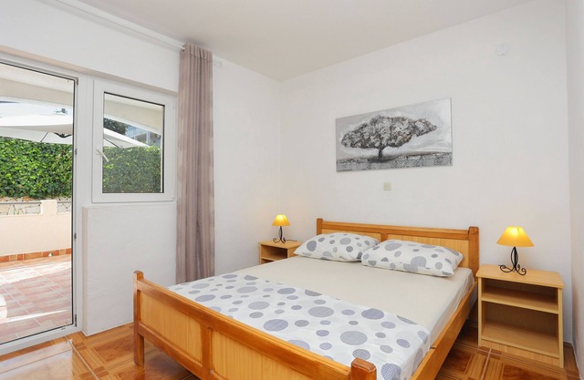 Two bedroom apartment near beach Sevid, Trogir (A-4286-d)