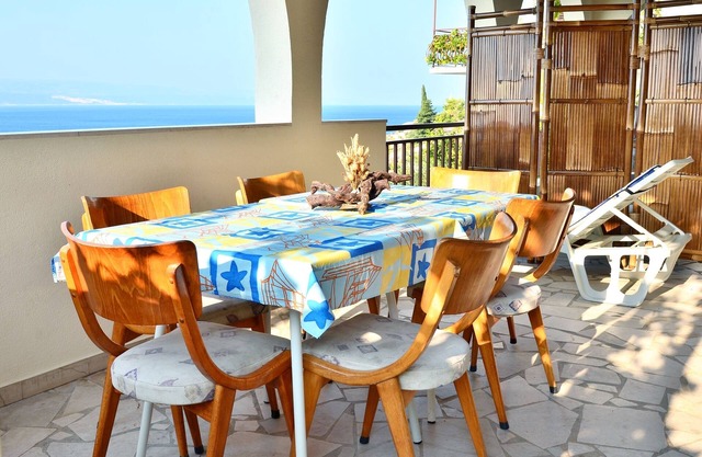 Two bedroom apartment near beach Pisak, Omiš (A-658-b)