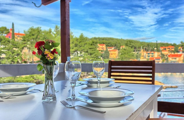 Two bedroom apartment near beach Basina, Hvar (A-5699-b)