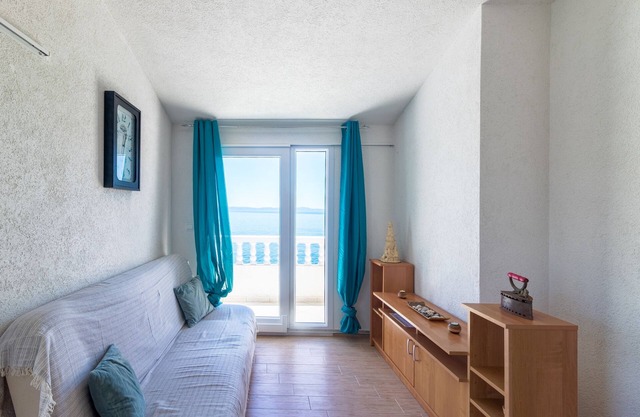 Two bedroom apartment near beach Cove Torac, Hvar (A-575-c)