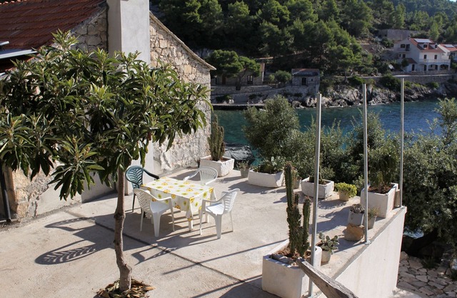 Two bedroom apartment near beach Cove Torac, Hvar (A-4875-a)