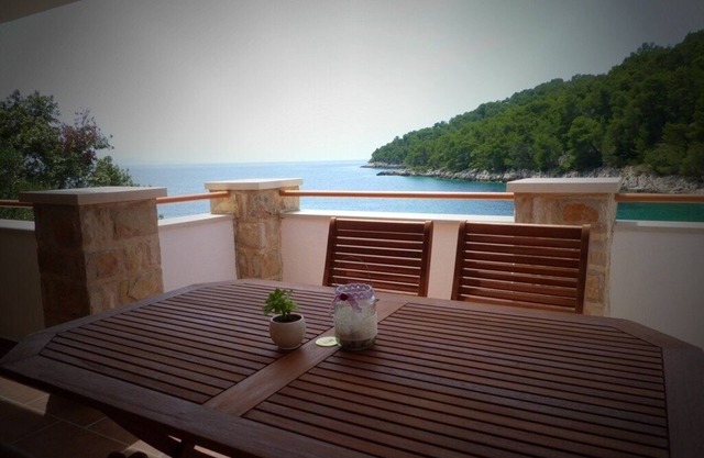 Two bedroom apartment near beach Cove Skozanje, Hvar (A-5713-c)