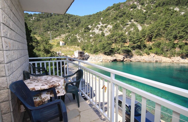 Two bedroom apartment near beach Cove Mala Pogorila, Hvar (A-8953-a)
