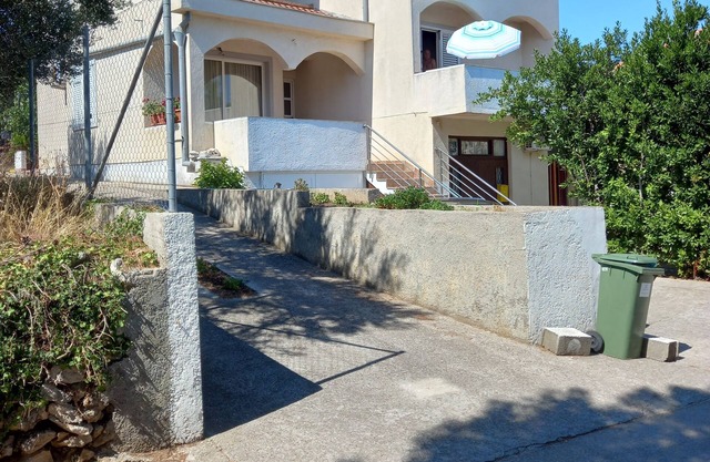 Two bedroom apartment near beach Tkon, Pašman (A-5840-b)