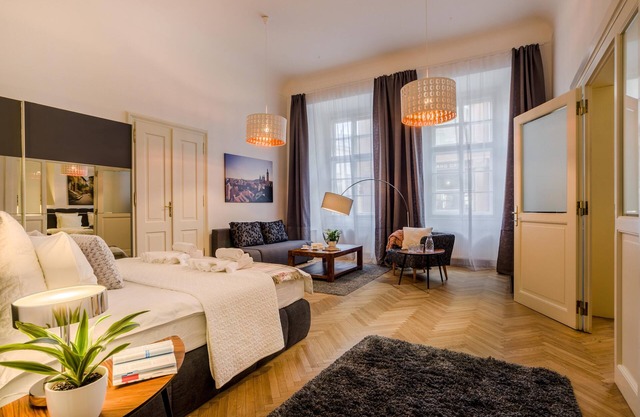 Two Bedroom Apartment Old Town Square