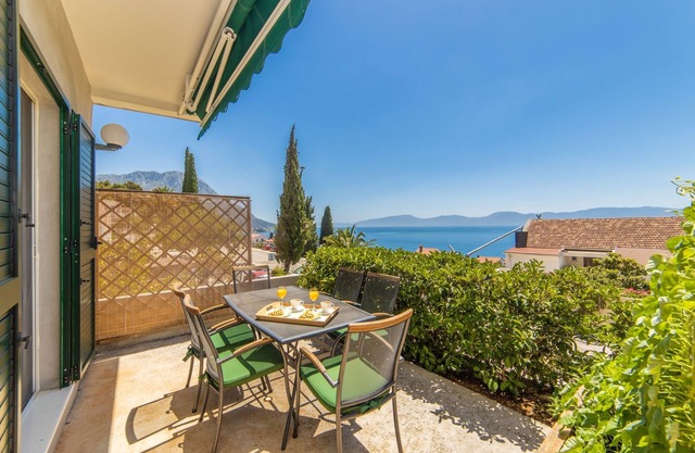 Two bedroom apartment with terrace and sea view Brist, Makarska (A-19737-a)