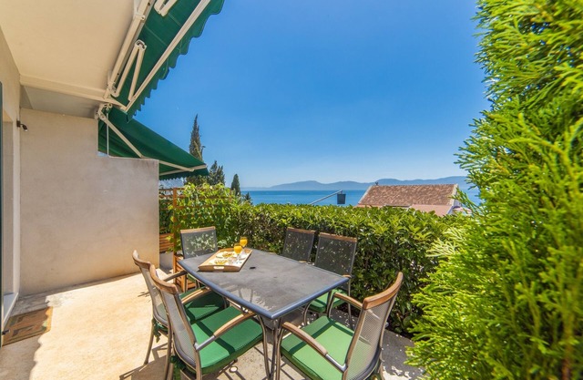 Two bedroom apartment with terrace and sea view Brist, Makarska (A-19737-b)