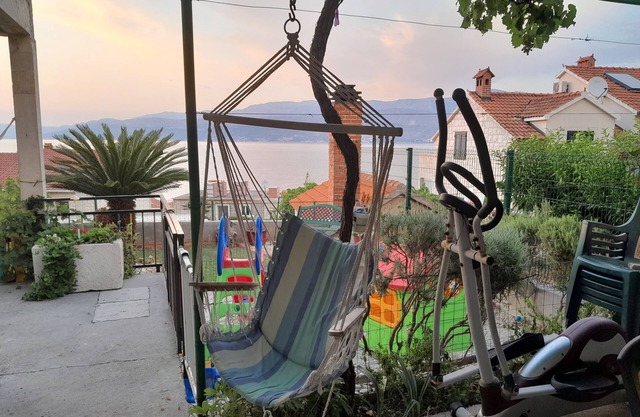 Two bedroom apartment with terrace and sea view Postira, Brač (A-2911-b)