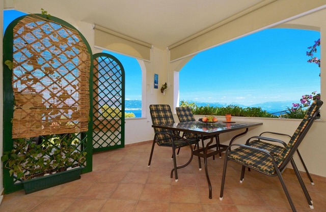 Two bedroom apartment with terrace and sea view Slatine, Čiovo (A-5158-a)