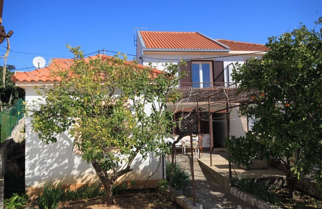Two bedroom apartment with balcony and sea view Slatine, Čiovo (A-8658-a)
