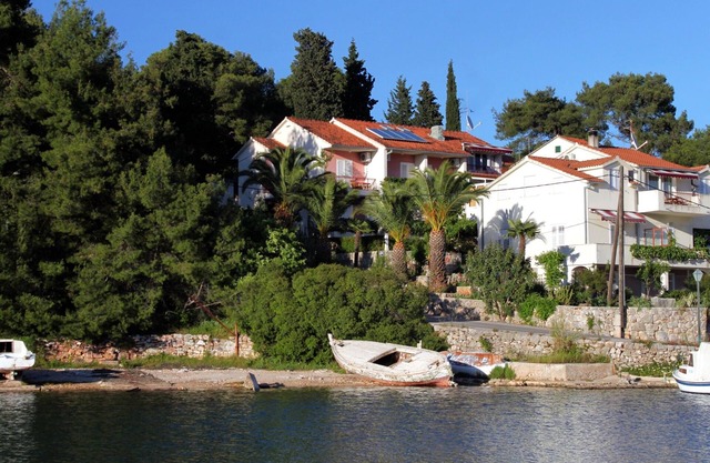 Two bedroom apartment with balcony and sea view Vrboska, Hvar (A-540-a)