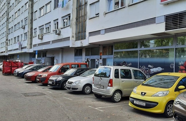 Two bedroom apartment with balcony Zagreb (A-21800-a)