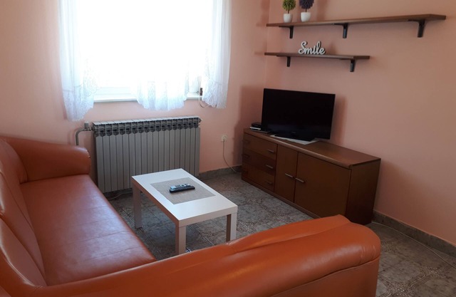 Two bedroom apartment with terrace Valbandon, Fažana (A-15386-c)