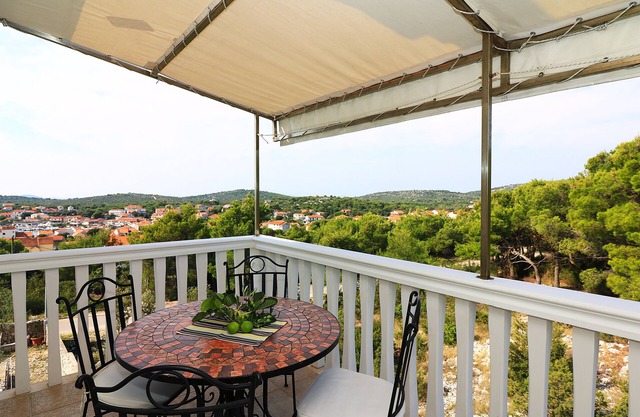 Two bedroom apartment with terrace and sea view Jezera, Murter (A-5079-a)