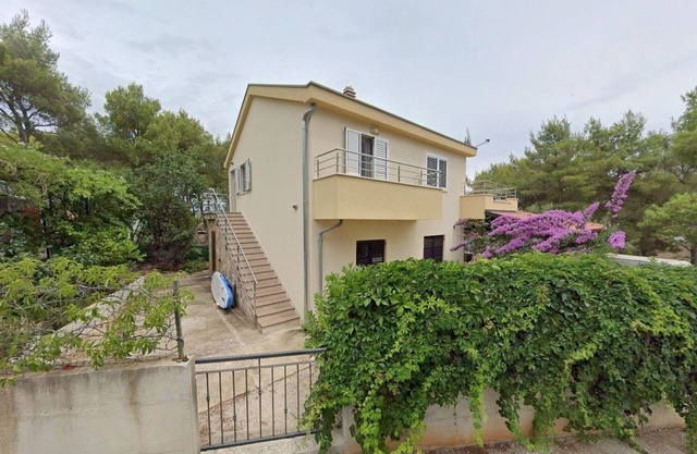 Two bedroom apartment with terrace Cove Osibova, Brač (A-23774-a)