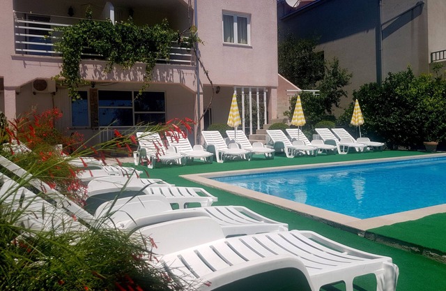 Two bedroom apartment with terrace and sea view Orebić, Pelješac (A-10166-d)