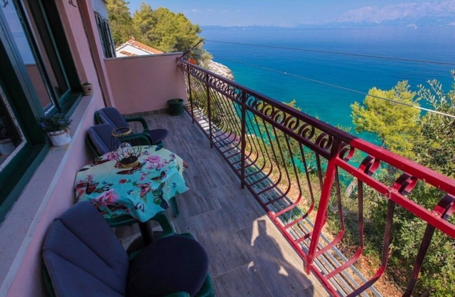 Two bedroom apartment with balcony and sea view Cove Pobij, Hvar (A-7506-b)