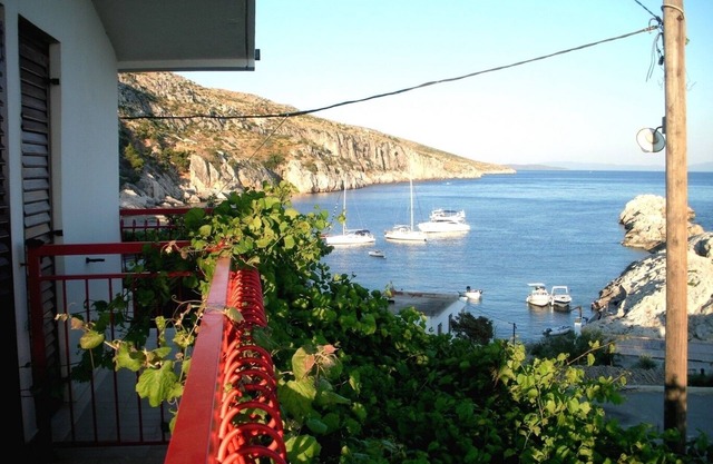Two bedroom apartment with terrace and sea view Cove Zaraće, Hvar (A-21007-a)