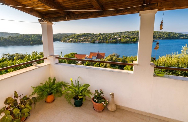 Two bedroom apartment with terrace and sea view Nečujam, Šolta (A-2090-a)