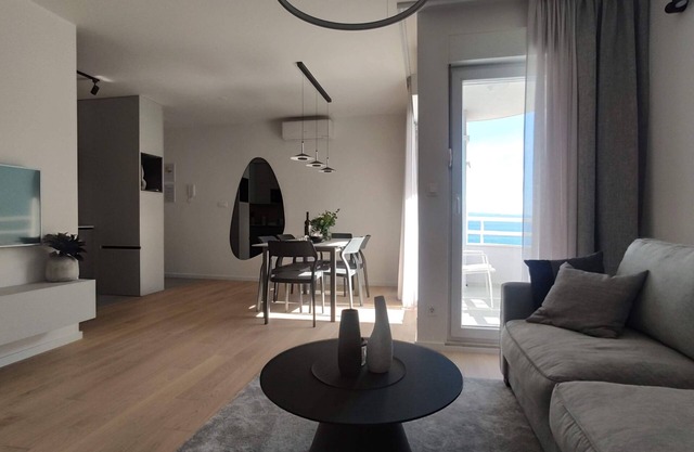 Two bedroom apartment with terrace and sea view Split (A-2983-a)