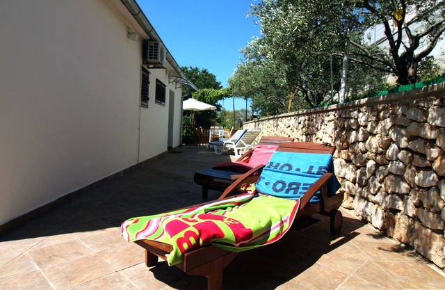 Two bedroom apartment with terrace and sea view Tisno, Murter (A-5136-a)
