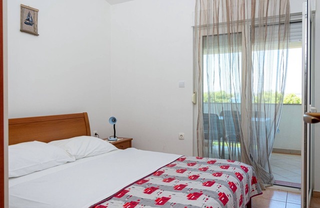 Two bedroom apartment with terrace and sea view Tkon, Pašman (A-19914-a)