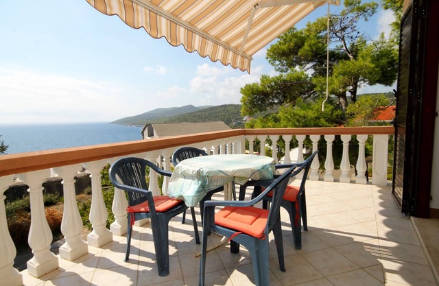 Two bedroom apartment with terrace and sea view Zavalatica, Korčula (A-4453-b)