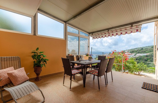 Two bedroom apartment with terrace and sea view Zavalatica, Korčula (A-11216-a)