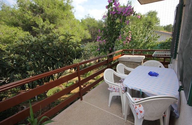 Two bedroom apartment with terrace and sea view Cove Mala Lamjana, Ugljan (A-827-b)