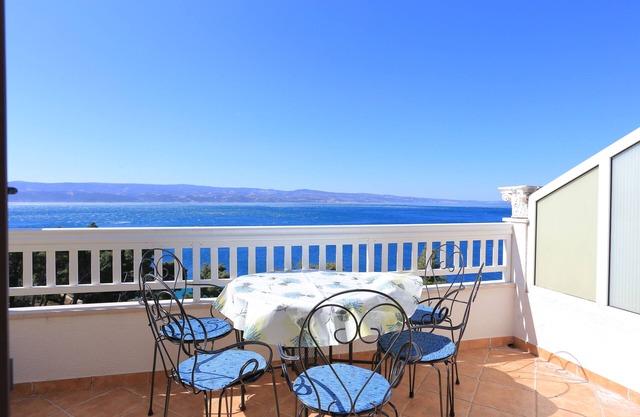 Two bedroom apartment with terrace and sea view Balića Rat, Omiš (A-2753-a)