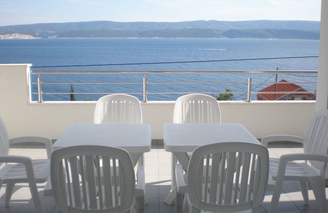 Two bedroom apartment with terrace and sea view Stanići, Omiš (A-2763-c)
