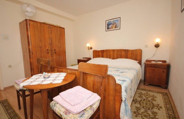 Two bedroom apartment with balcony Vis (A-2477-a)